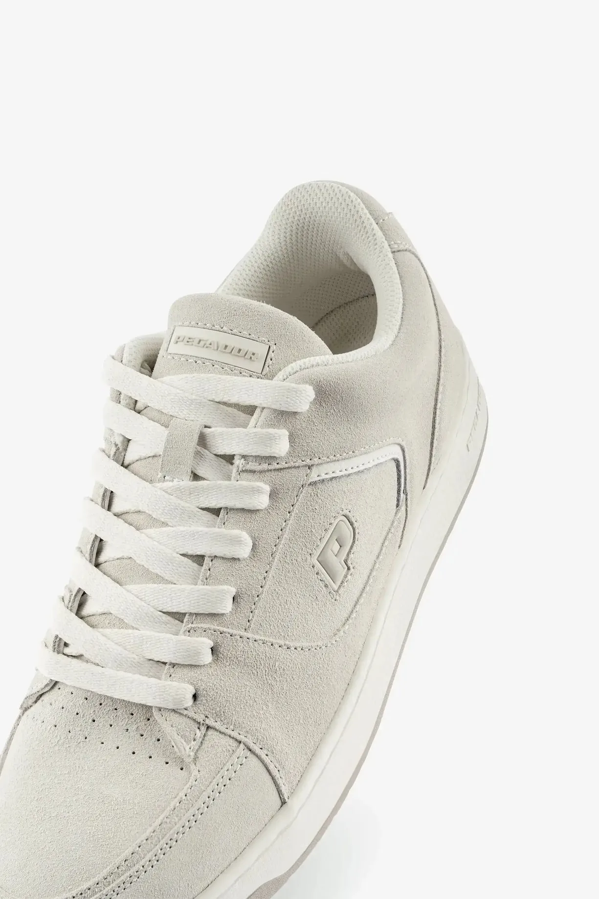 Serenus Low Suede Off-White Serenus Low Suede Off-White