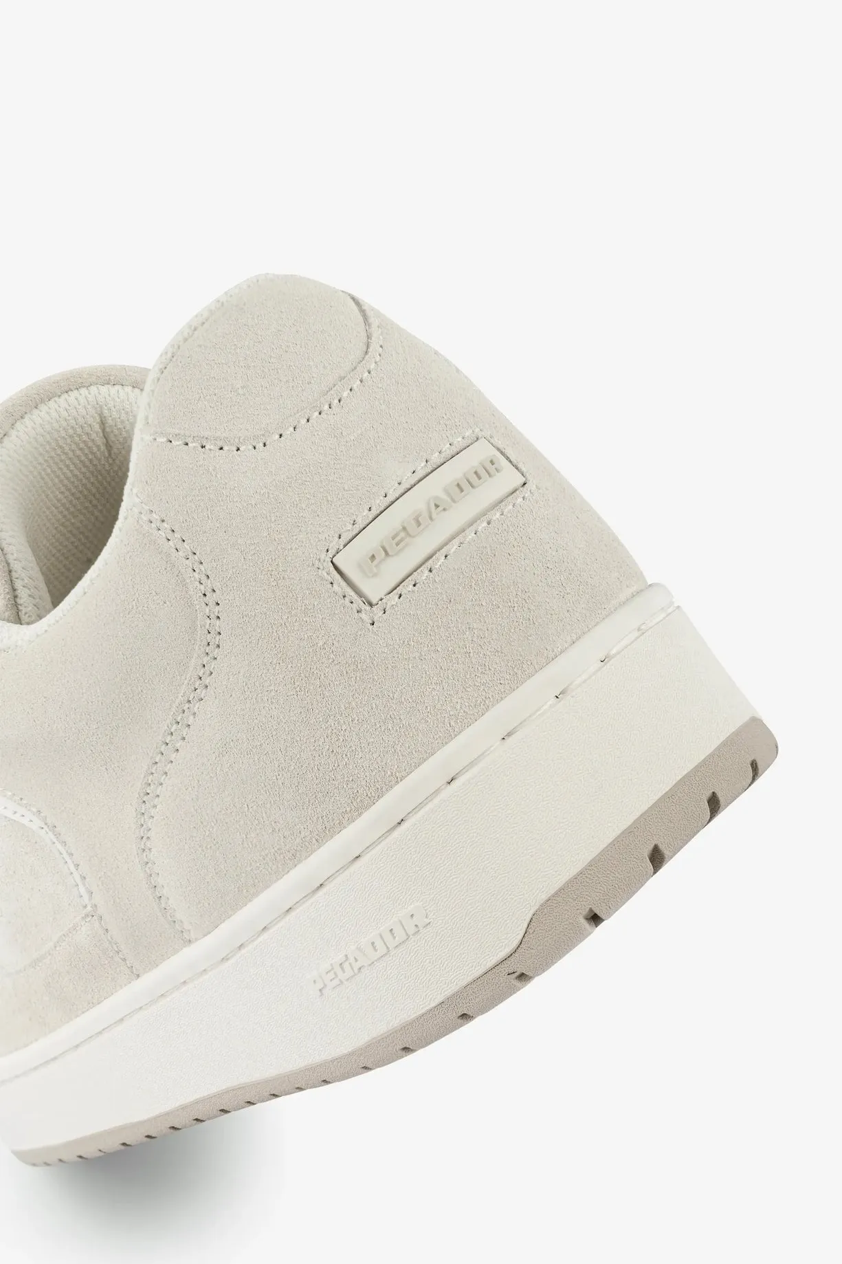 Serenus Low Suede Off-White Serenus Low Suede Off-White