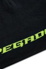 pegador-alden-short-black-flash-green-beanie-1