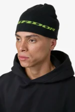 pegador-alden-short-black-flash-green-beanie-2