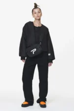 pegador-insideout-black-signal-red-cross-body-bag-4