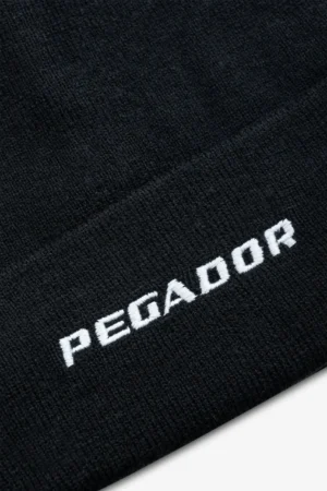 pegador-logo-black-white-beanie-1